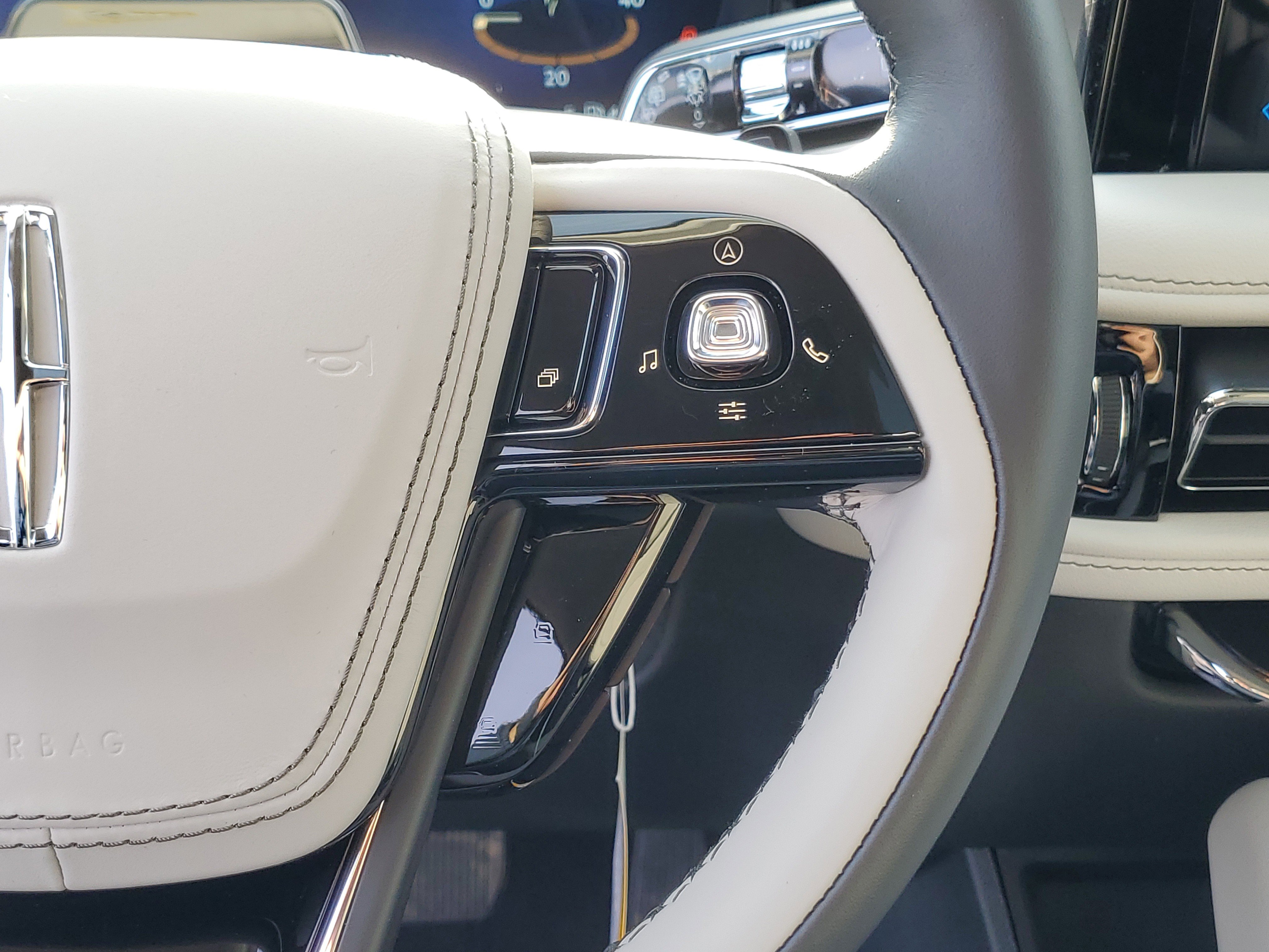 New 2026 Lincoln Aviator Reserve image 17