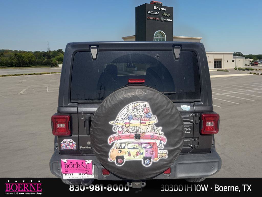 Used 2018 Jeep Wrangler Unlimited Sahara AWD/4WD image 10