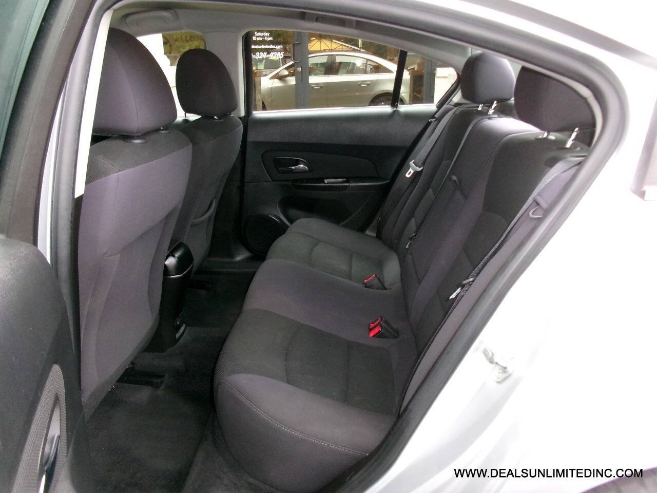Used 2013 Chevrolet Cruze LT FWD image 14