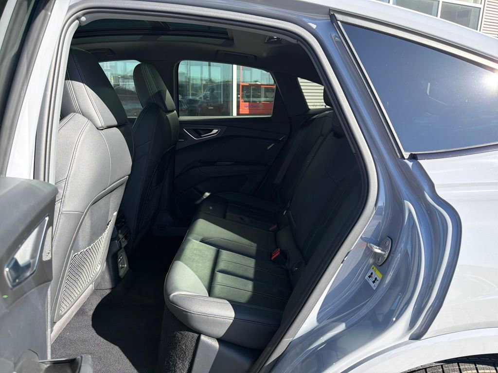 Used 2024 Audi Q4 e-tron Prestige image 12
