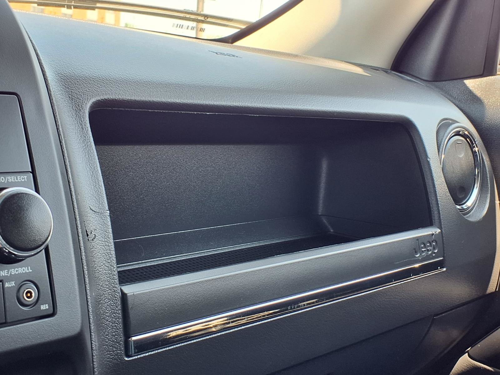 Used 2010 Jeep Patriot Latitude FWD image 12