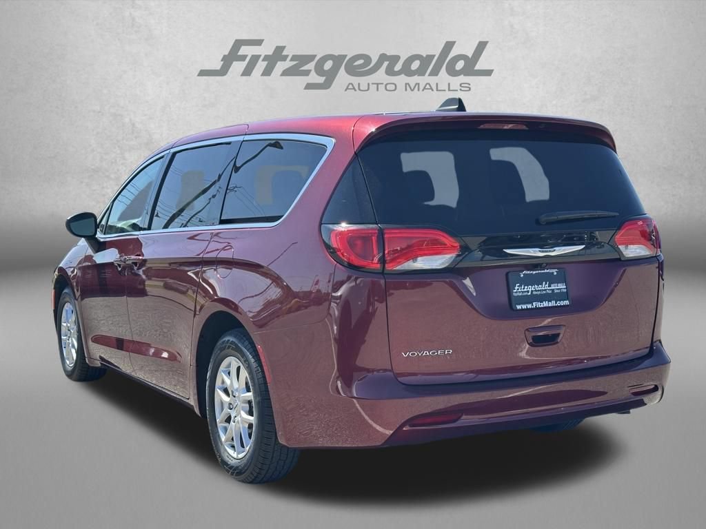Used 2023 Chrysler Voyager LX FWD image 7