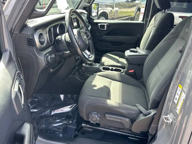 Used 2018 Jeep Wrangler Unlimited Sahara w/ Cold Weather Group AWD/4WD image 26
