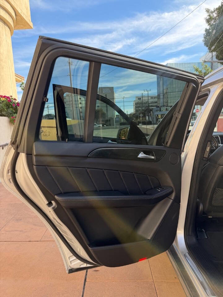 Used 2016 Mercedes-Benz GL 450 4MATIC w/ Premium I Package image 62