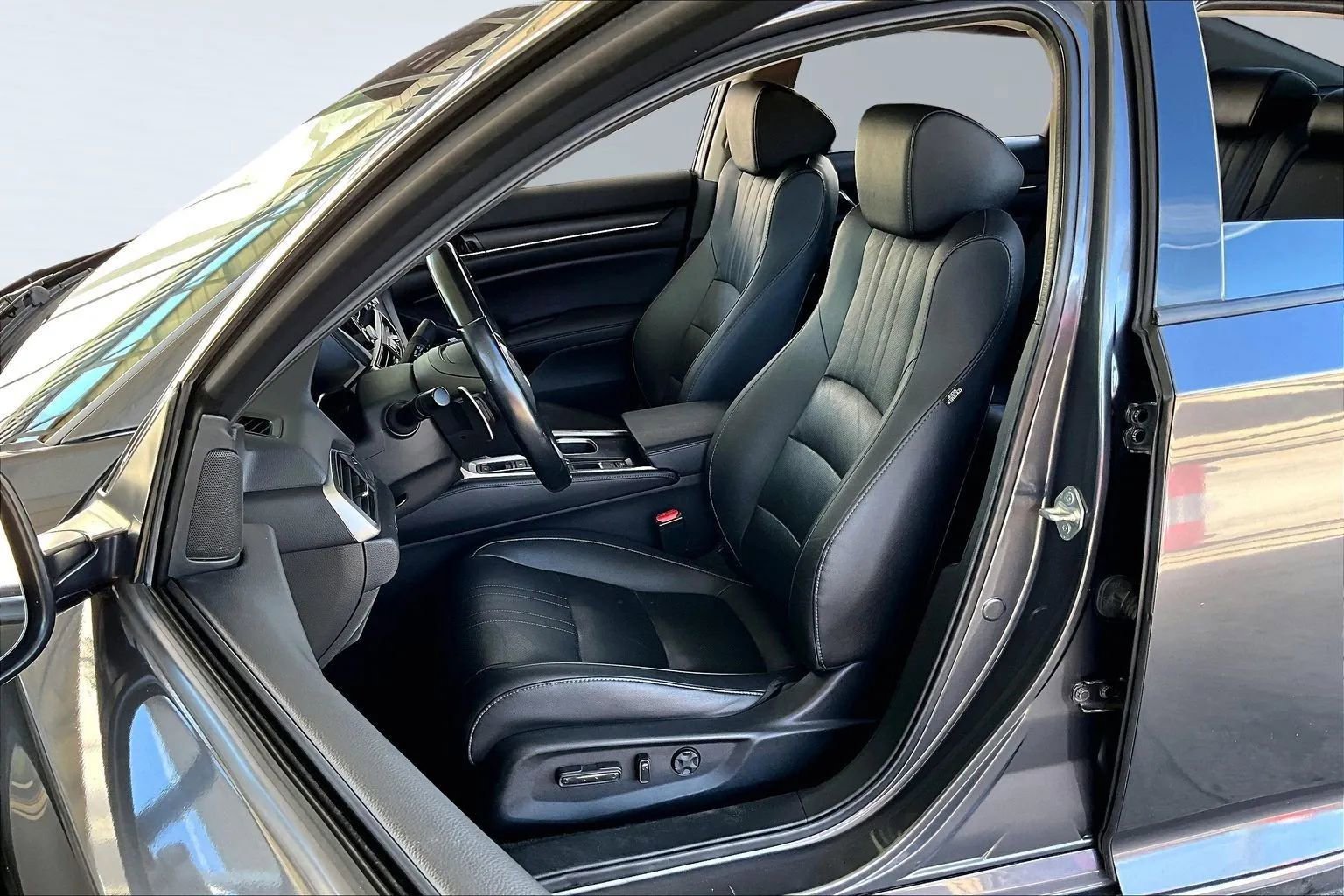 Used 2020 Honda Accord EX-L image 18