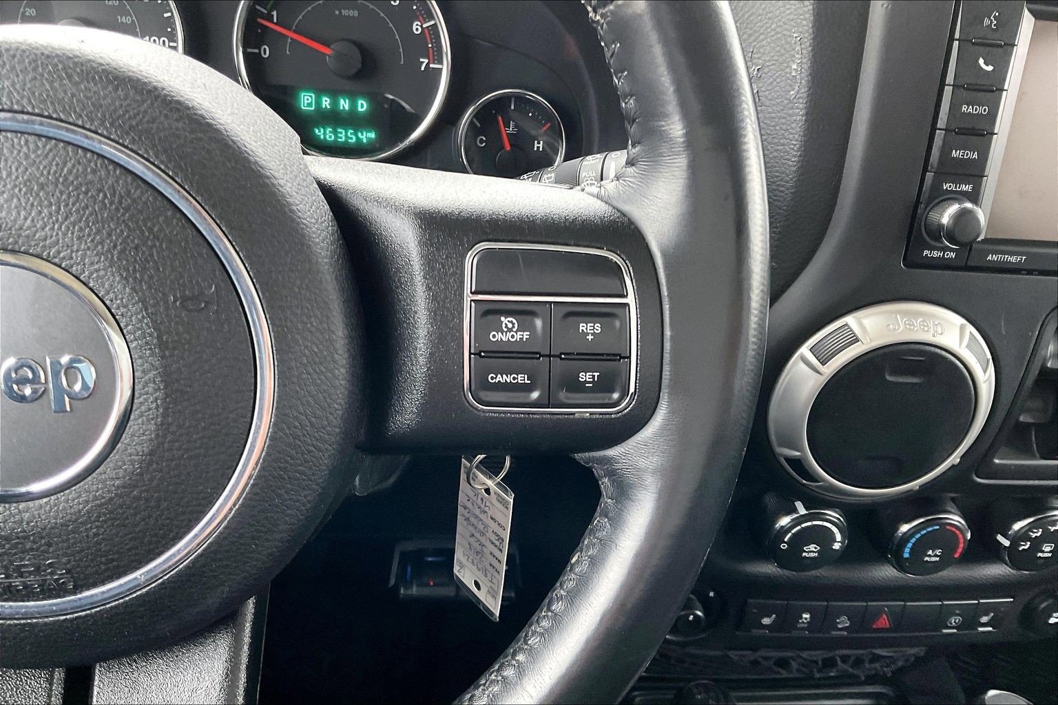 Used 2018 Jeep Wrangler Unlimited Rubicon w/ Cold Weather Group image 11