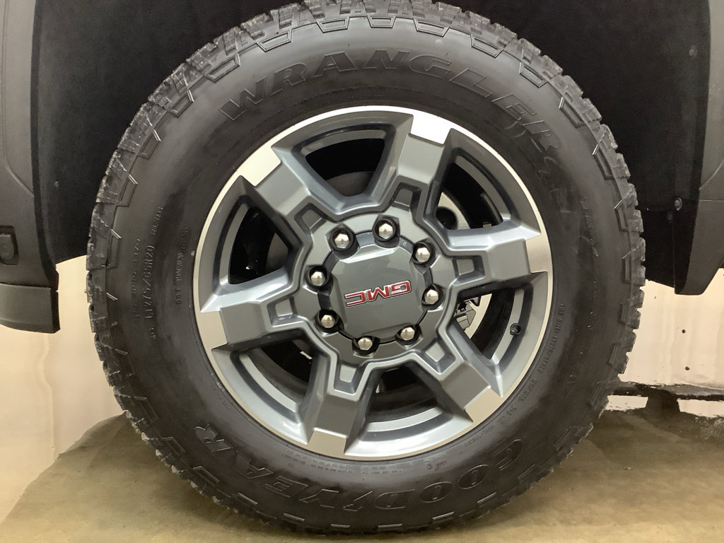 New 2026 GMC Sierra 2500 SLT w/ SLT Premium Package AWD/4WD image 29
