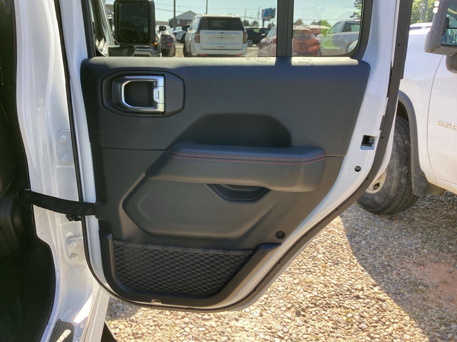 Used 2018 Jeep Wrangler Unlimited Rubicon AWD/4WD image 6