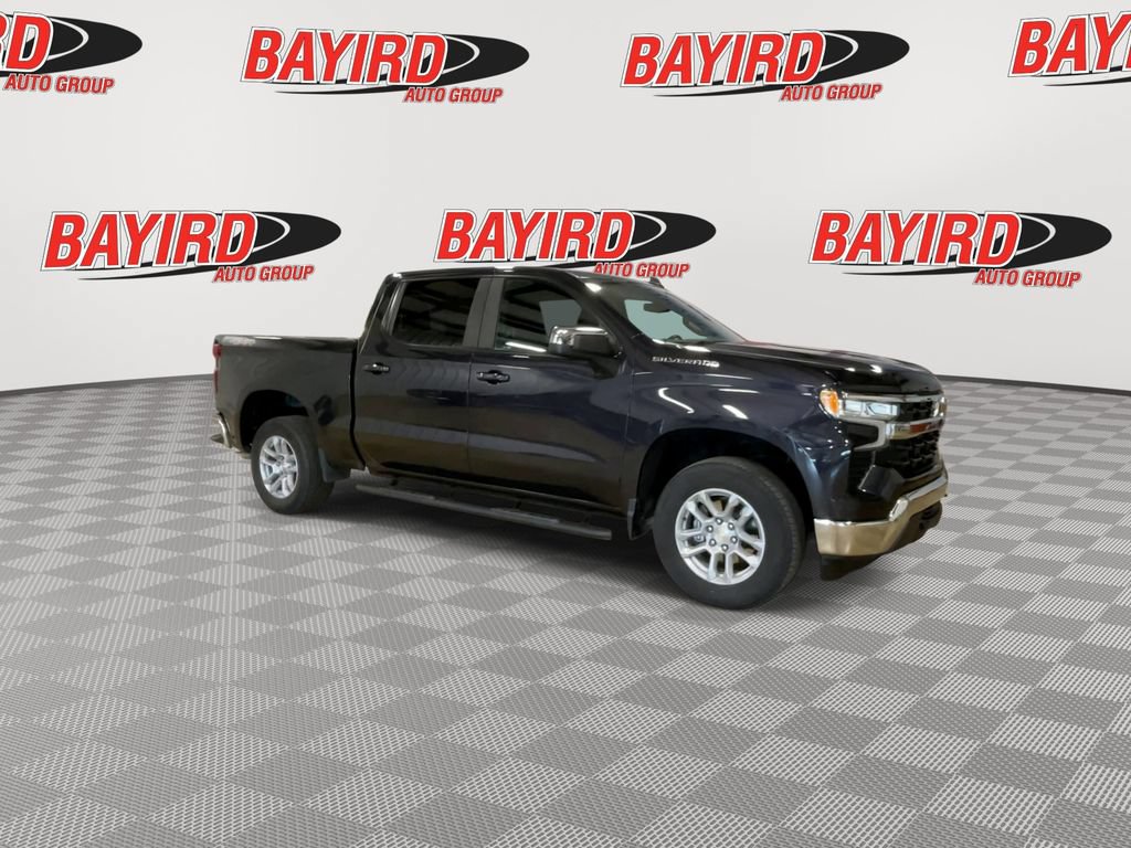 Used 2022 Chevrolet Silverado 1500 LT AWD/4WD image 2