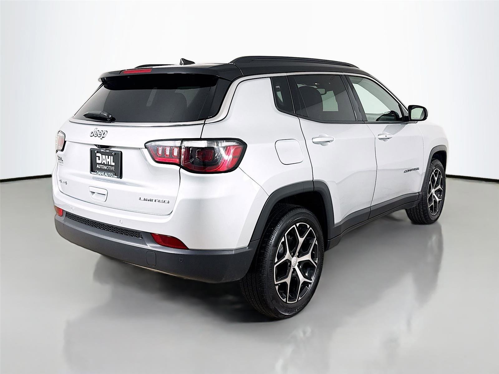 Used 2024 Jeep Compass Limited AWD/4WD image 13