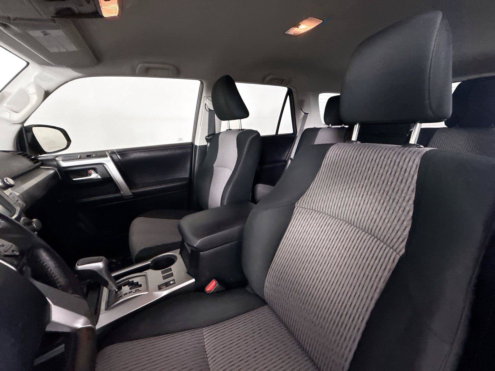 Used 2017 Toyota 4Runner SR5 AWD/4WD image 3