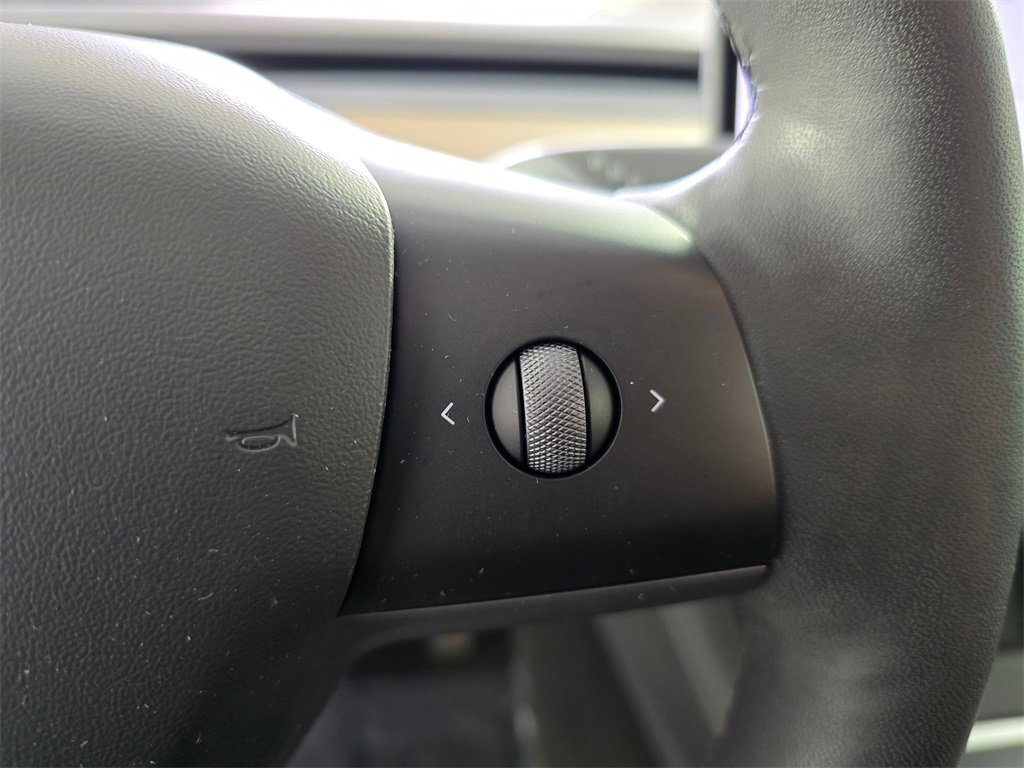 Used 2021 Tesla Model Y Long Range image 28