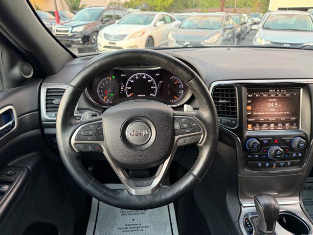 Used 2017 Jeep Grand Cherokee Altitude image 19