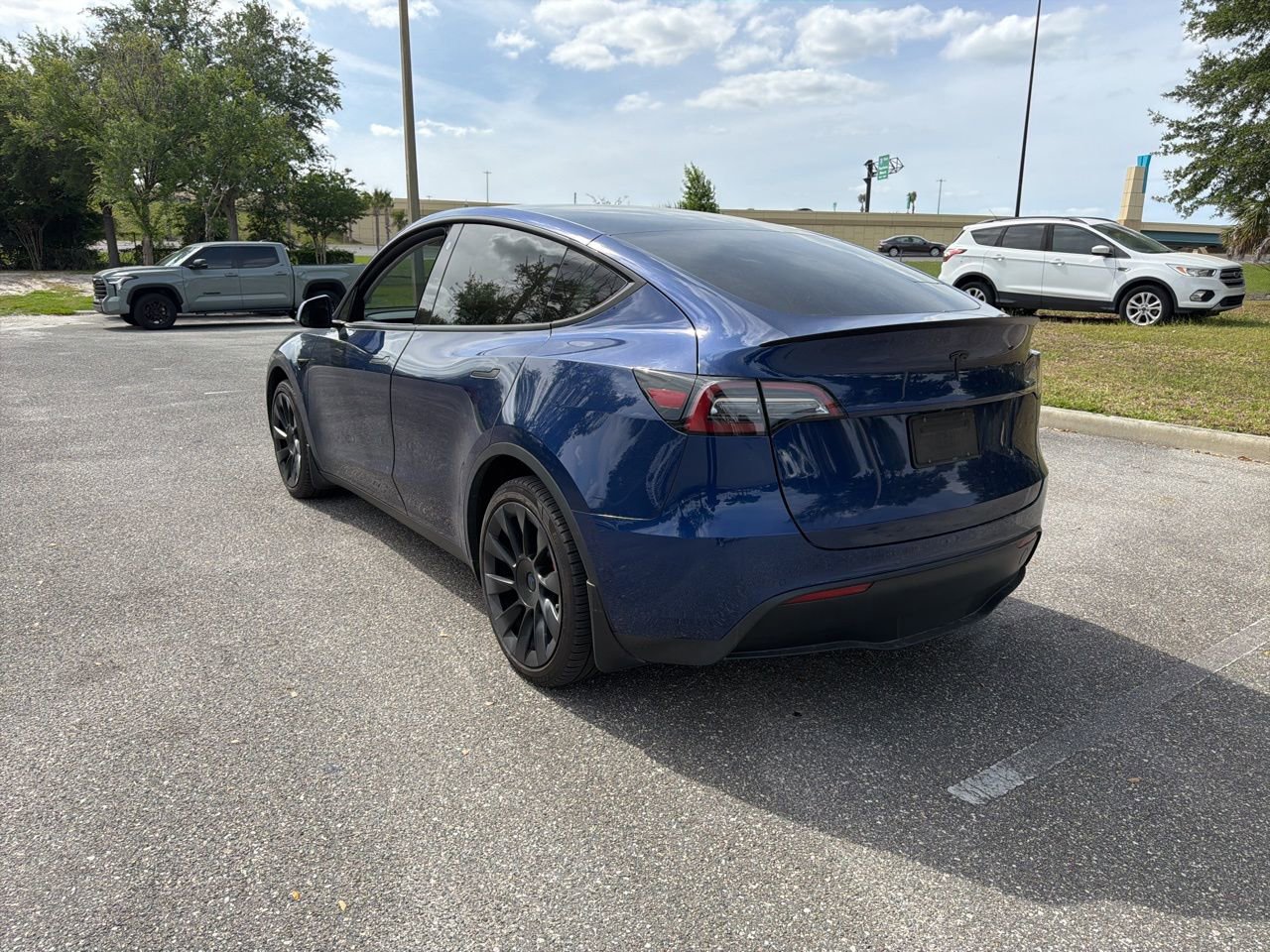Used 2021 Tesla Model Y Long Range image 3