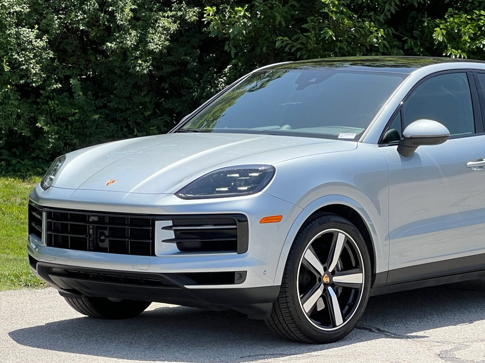 Certified 2024 Porsche Cayenne Coupe AWD/4WD image 11