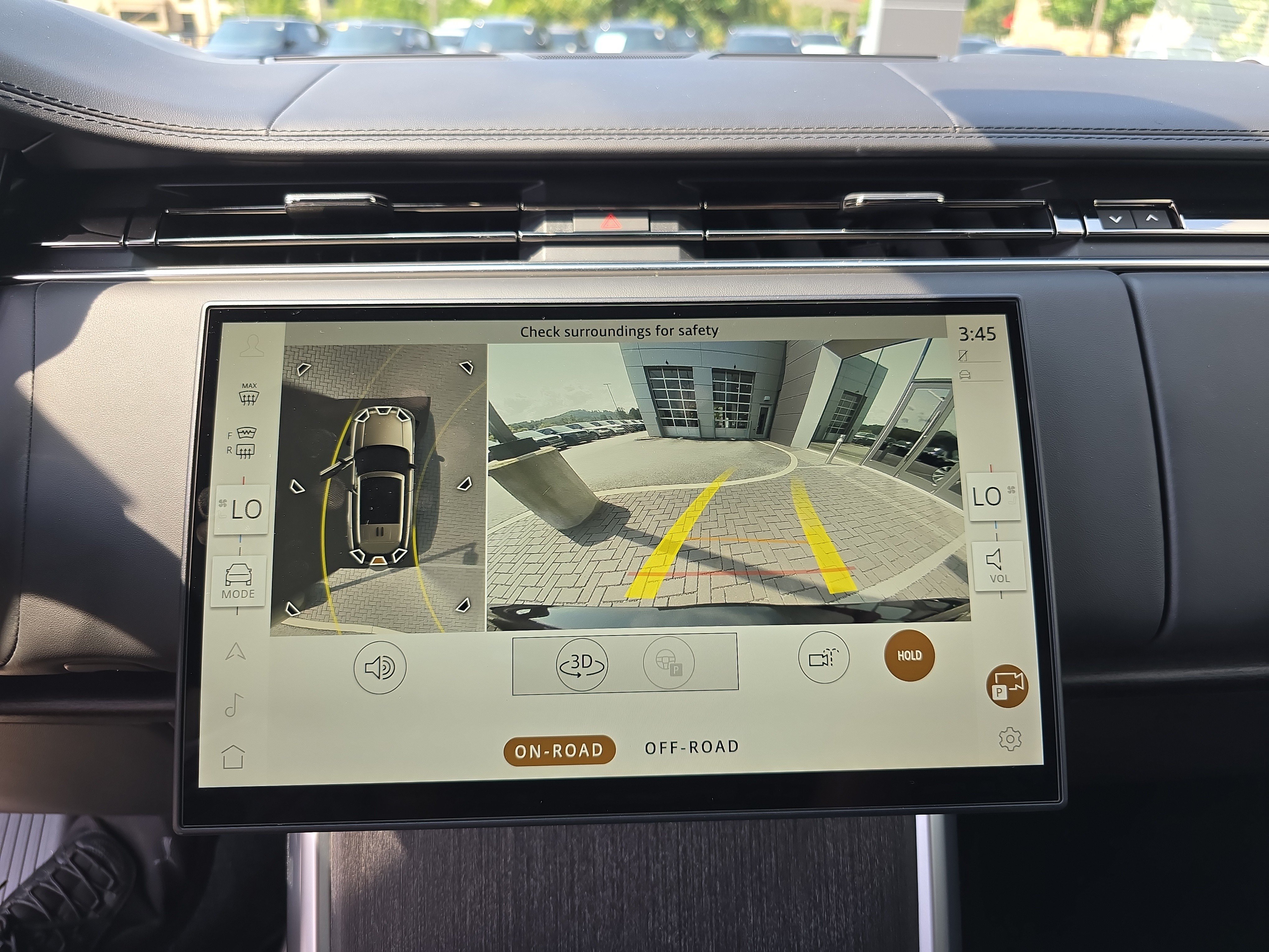 Certified 2025 Land Rover Range Rover SE AWD/4WD image 27
