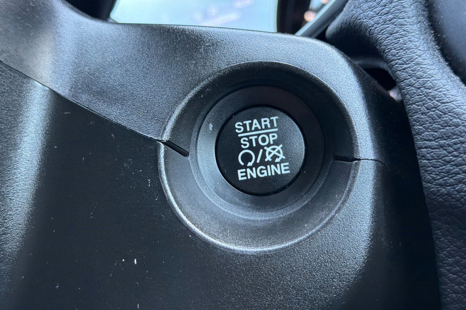 Used 2020 Jeep Compass Latitude image 34