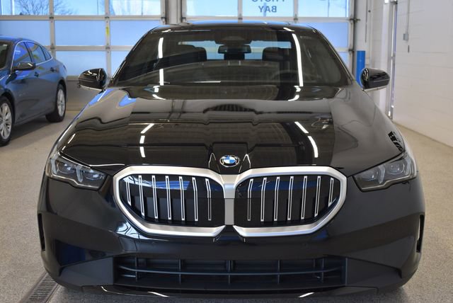 New 2026 BMW 530i xDrive w/ Premium Package image 3