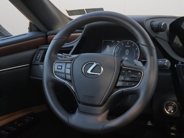 Used 2023 Lexus ES 350 w/ Premium Package FWD image 18