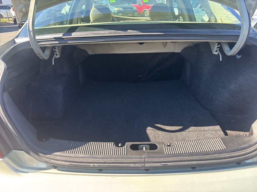Used 2003 Ford Taurus SE FWD image 9