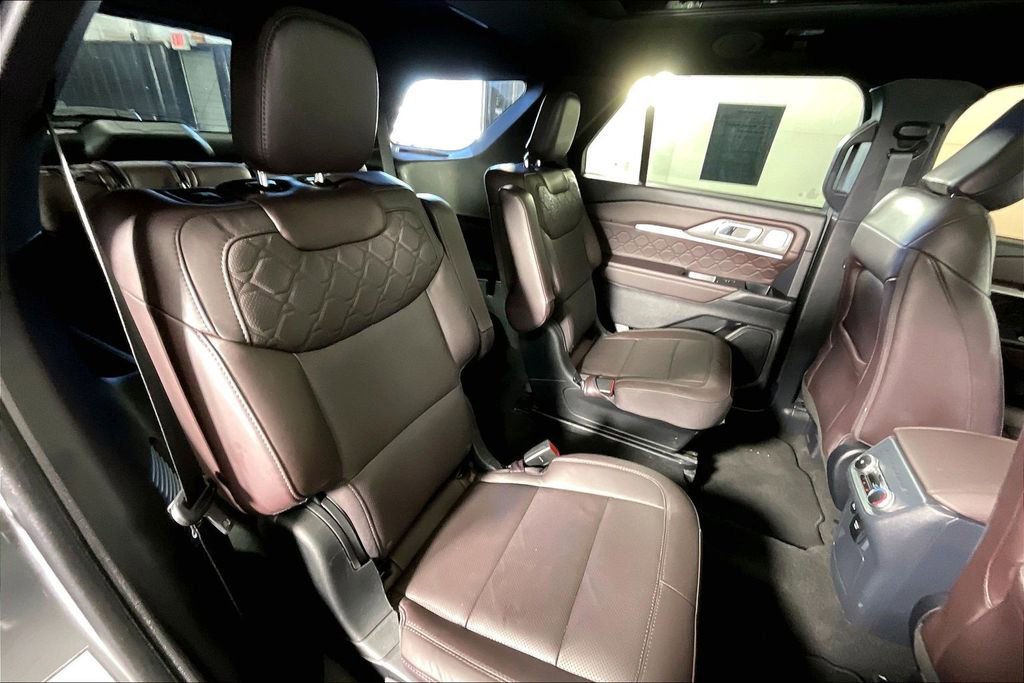 Used 2025 Ford Explorer Platinum w/ LUX Leather Package image 38
