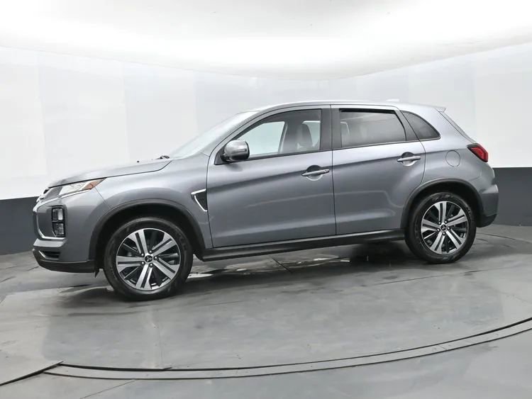 Used 2025 Mitsubishi Outlander Sport SE AWD/4WD image 5