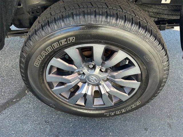 Used 2020 Toyota Tacoma Limited image 24