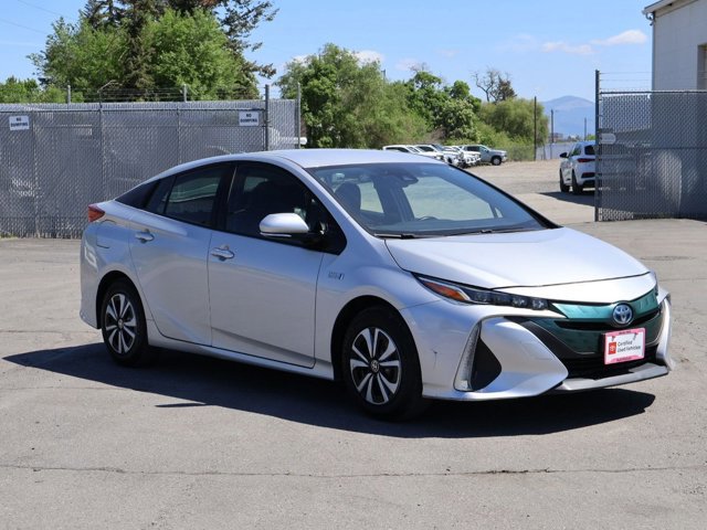 Used 2018 Toyota Prius Prime Premium FWD video 3