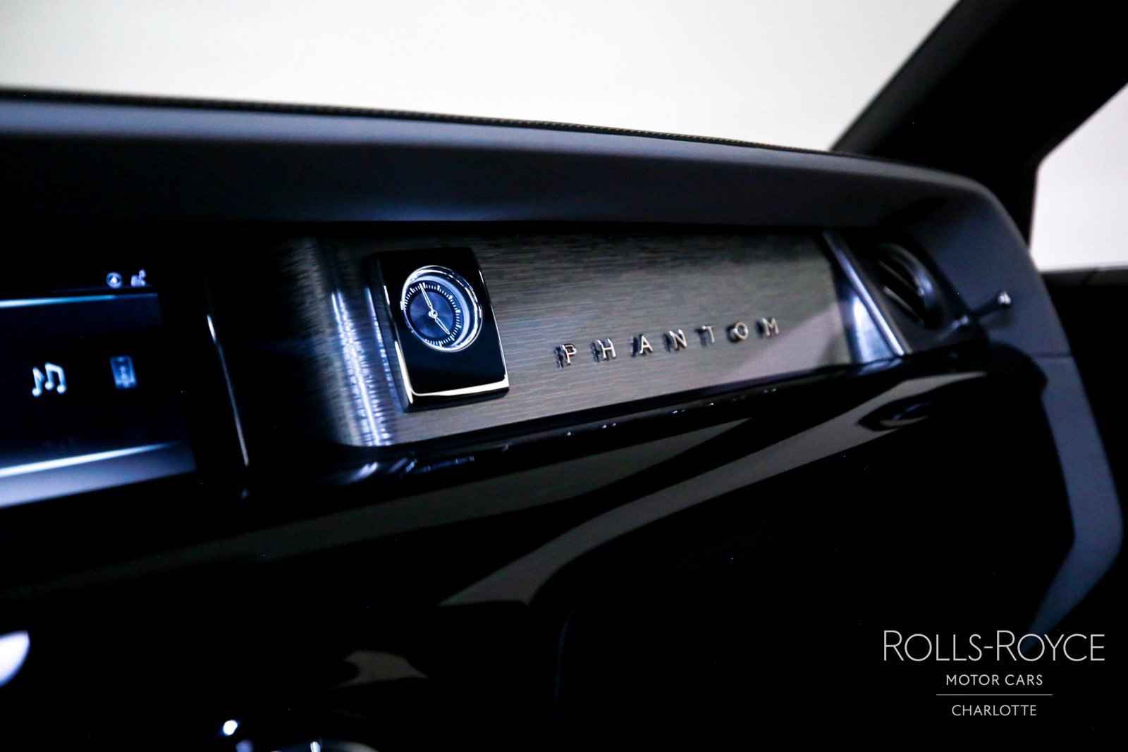 Used 2020 Rolls-Royce Phantom Sedan RWD image 37