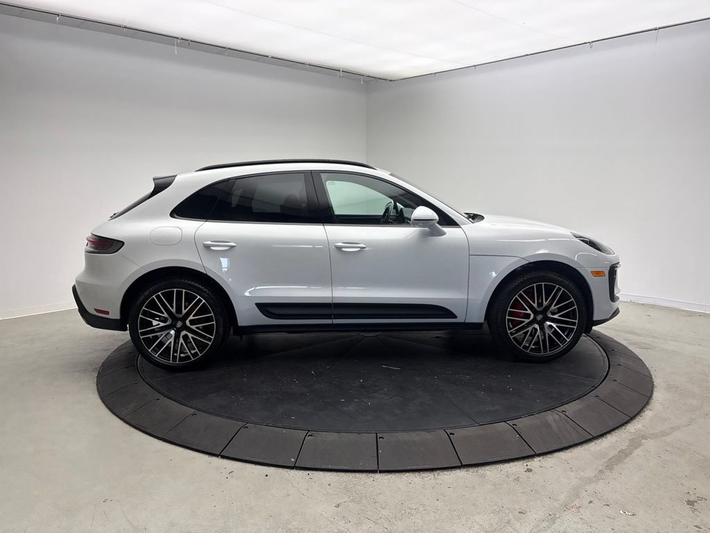 Certified 2024 Porsche Macan S AWD/4WD image 8