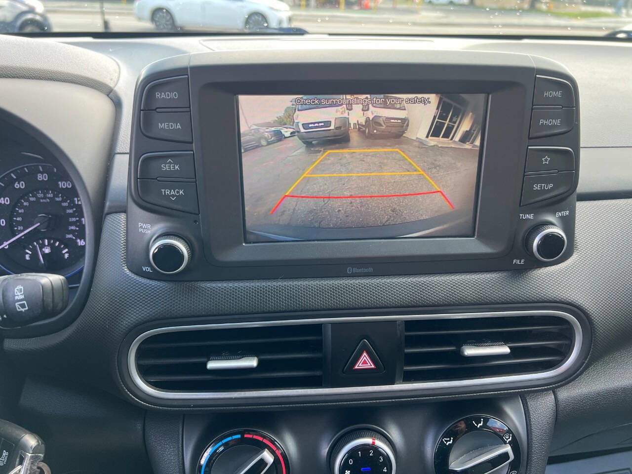 Used 2019 Hyundai Kona SE image 12