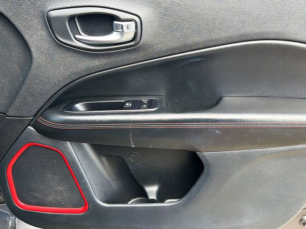 Used 2020 Jeep Compass Trailhawk image 29