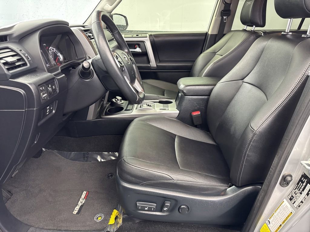Used 2022 Toyota 4Runner TRD Sport AWD/4WD image 13