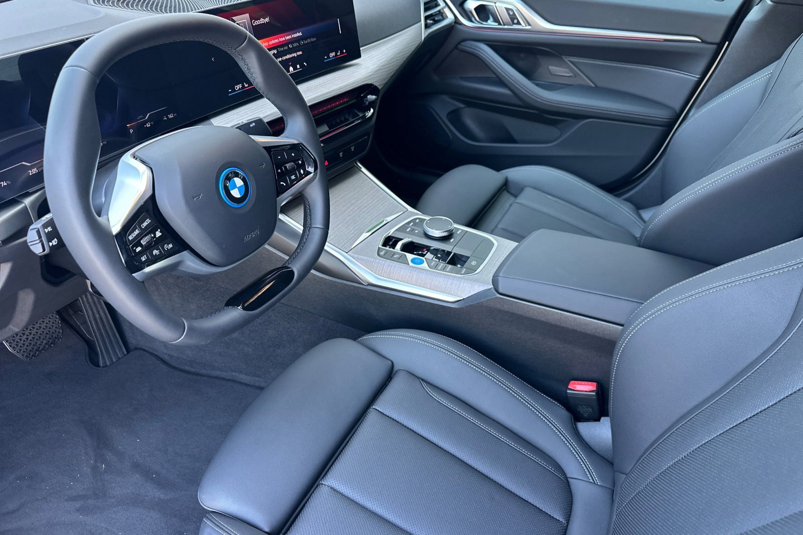 Used 2025 BMW i4 eDrive40 w/ Driving Assistance Package image 11