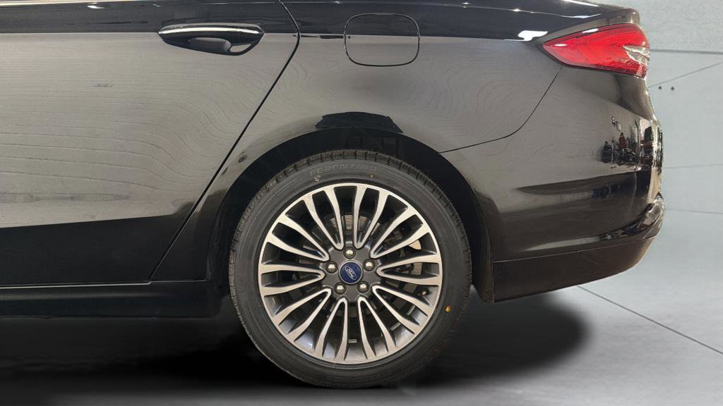 Used 2018 Ford Fusion SE w/ Fusion SE Technology Package image 37