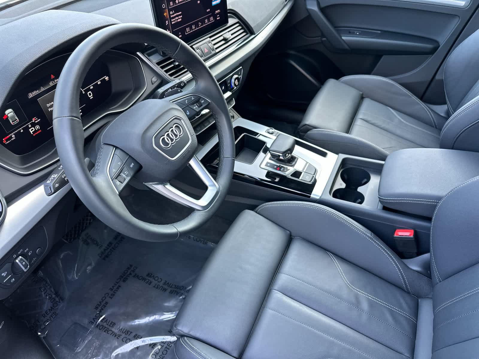 Used 2025 Audi Q5 2.0T Premium w/ Convenience Plus Package AWD/4WD image 11