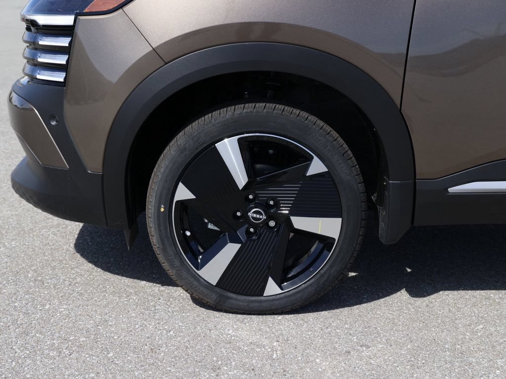 New 2026 Nissan Kicks SR FWD image 11