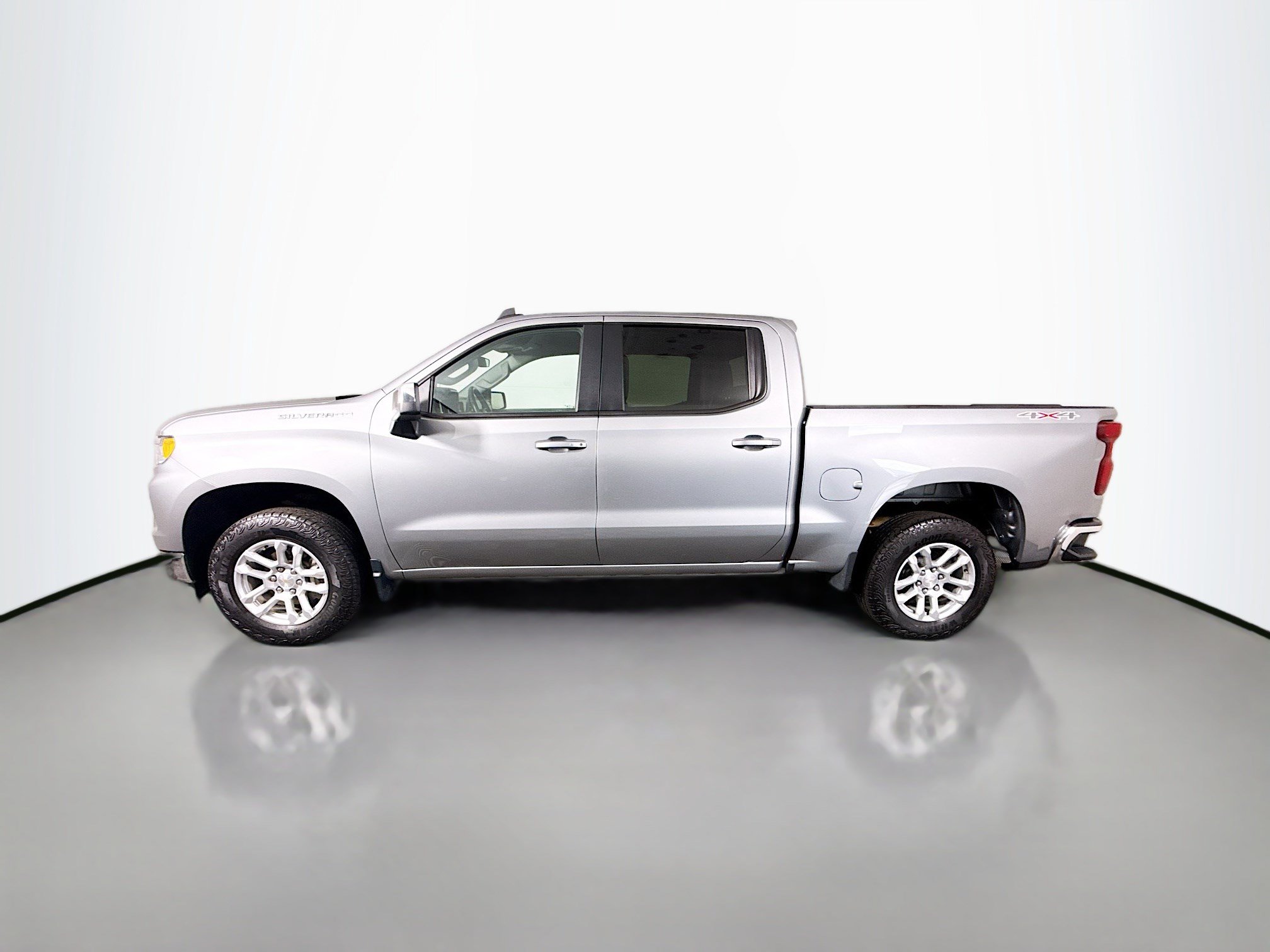 Used 2023 Chevrolet Silverado 1500 LT AWD/4WD image 6