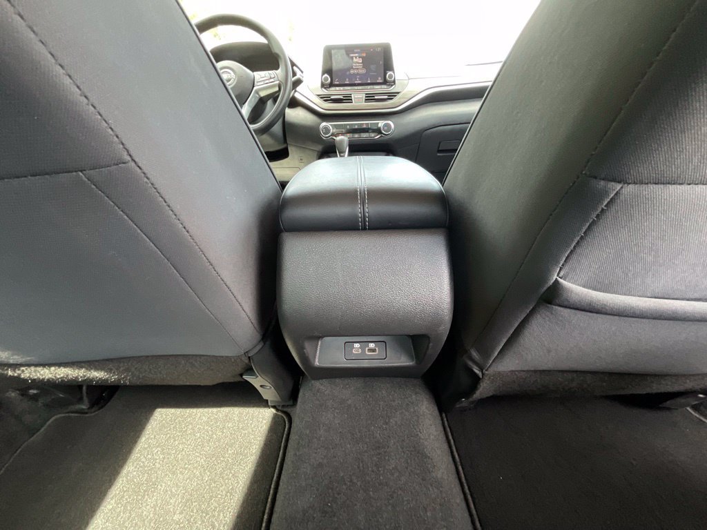 Used 2025 Nissan Altima 2.5 SV FWD image 25