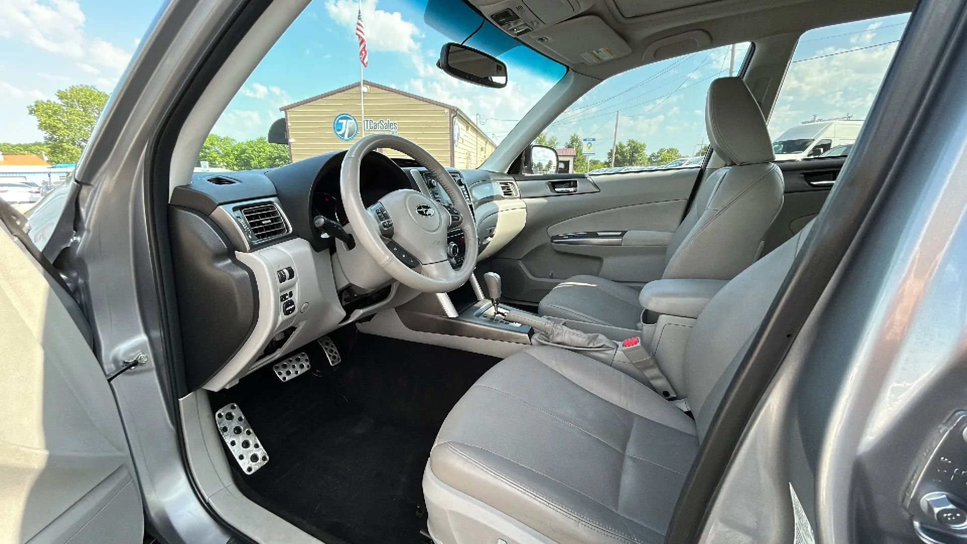 Used 2011 Subaru Forester 2.5XT Touring w/ Popular Equipment Group 1A AWD/4WD image 2