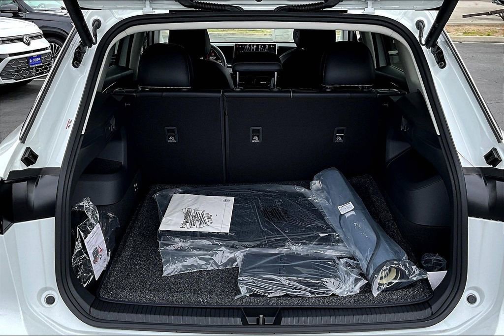 New 2026 Volkswagen Tiguan SE image 23