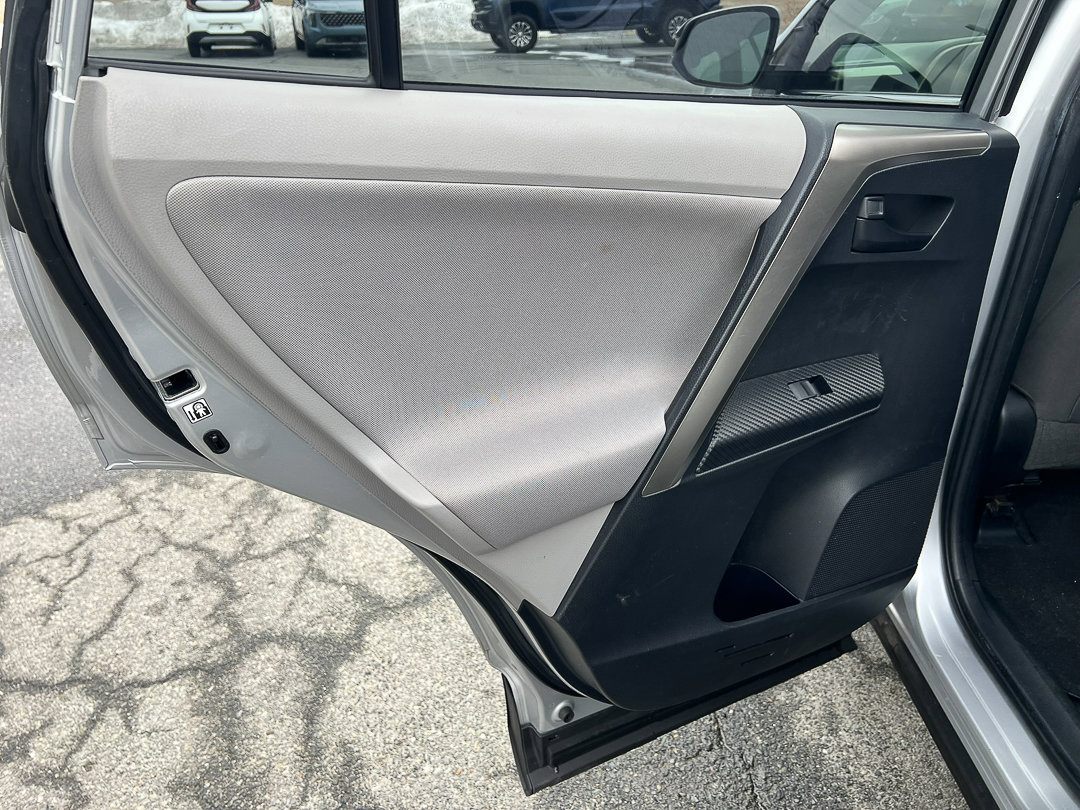 Used 2013 Toyota RAV4 LE image 20