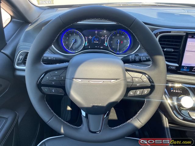 New 2027 Chrysler Pacifica Limited AWD/4WD image 19