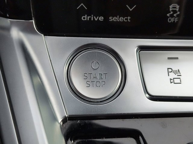 Used 2019 Audi e-tron Prestige w/ Prestige Package image 29