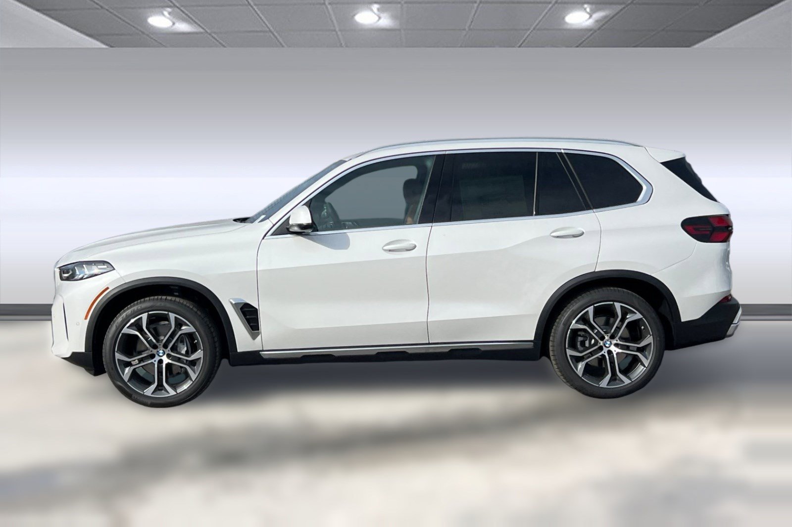 Used 2026 BMW X5 xDrive40i AWD/4WD image 2