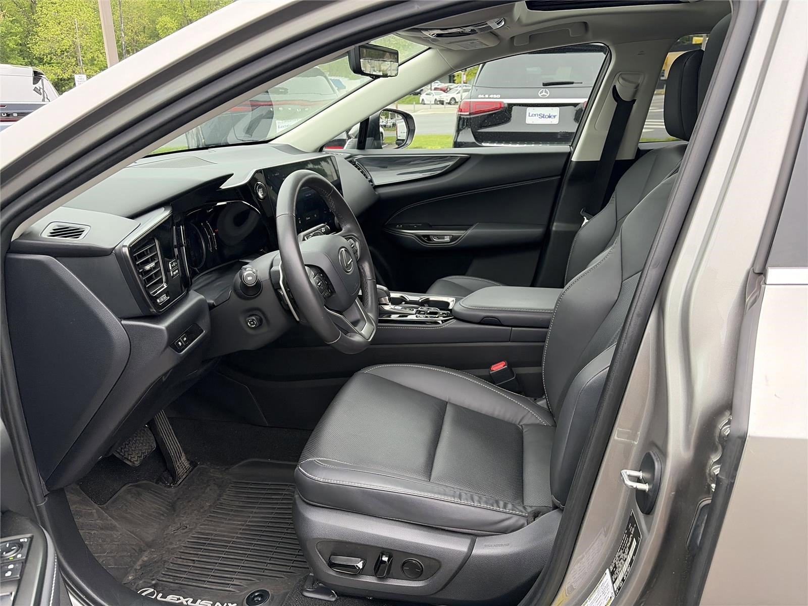 Used 2023 Lexus NX 350 AWD image 11