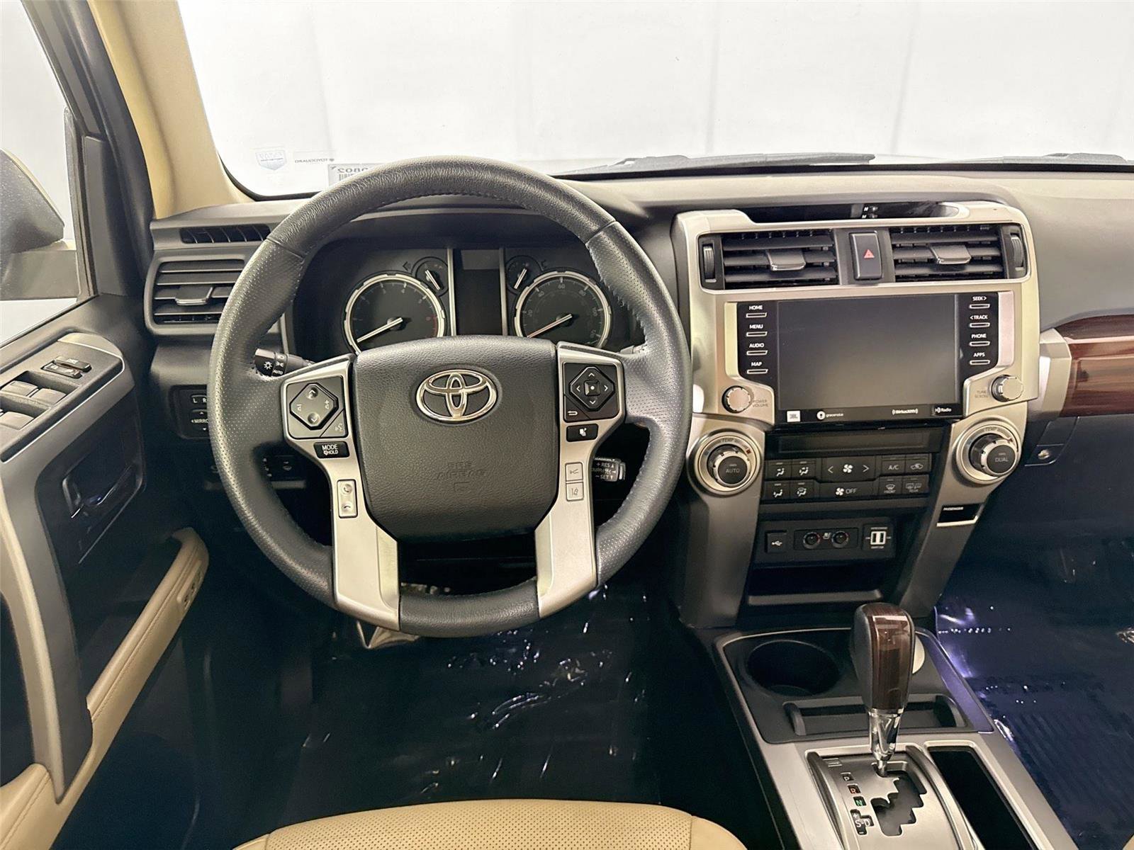 Used 2022 Toyota 4Runner Limited AWD/4WD image 32
