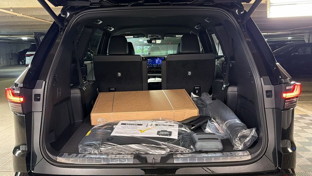 New 2026 Lexus TX 500h AWD image 8