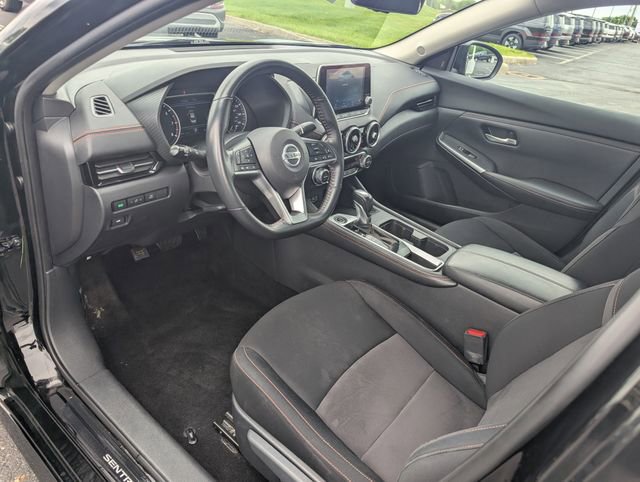 Used 2022 Nissan Sentra SR w/ Lighting Package FWD image 12