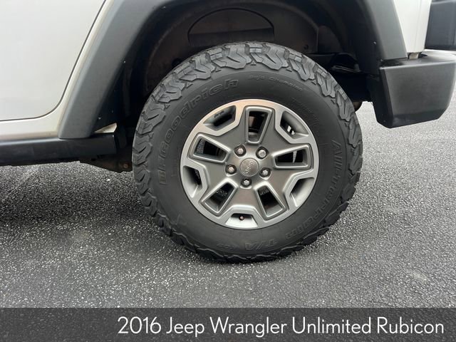 Used 2016 Jeep Wrangler Unlimited Rubicon w/ Connectivity Group image 8